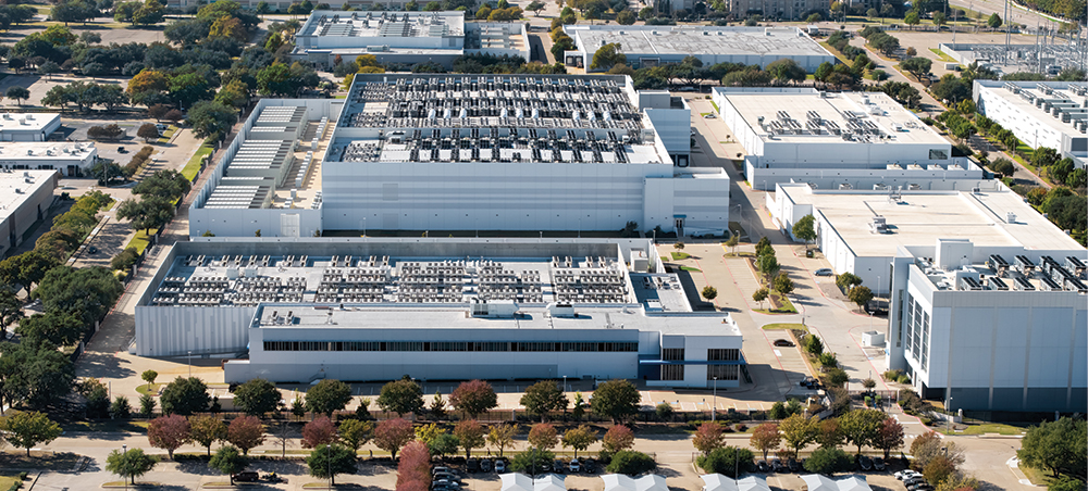 lifestly image of a data center that causes rising electrical costs